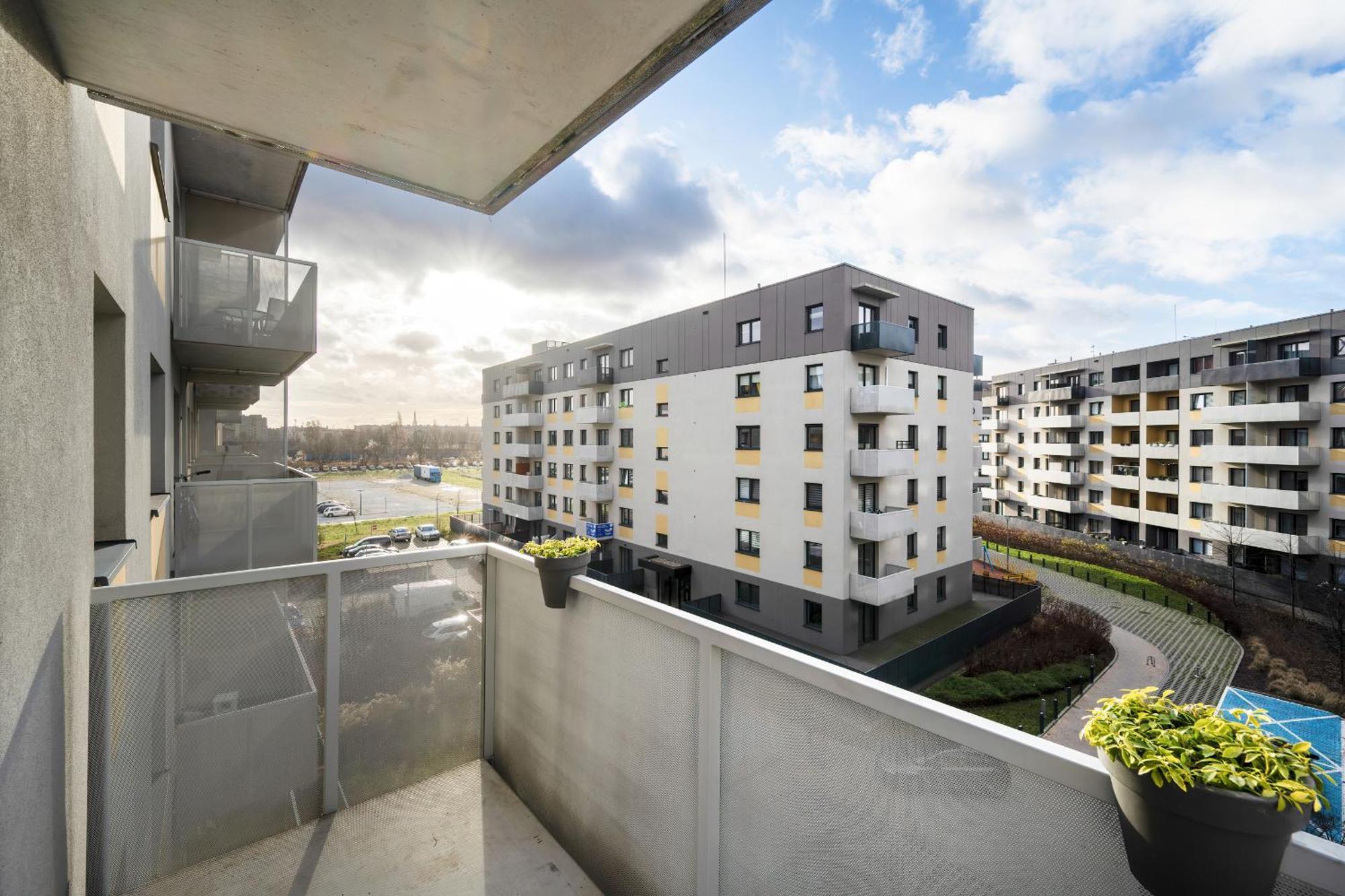 One Bedroom Apartment Nadodrze With Free Garage Wroclaw By Noclegi Renters Exteriér fotografie
