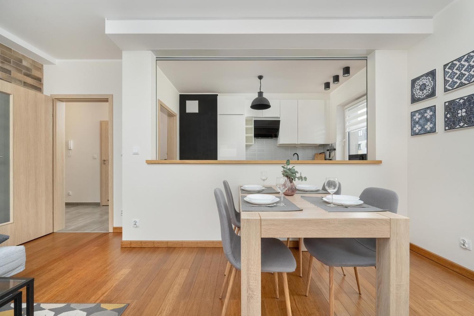 One Bedroom Apartment Nadodrze With Free Garage Wroclaw By Noclegi Renters Exteriér fotografie